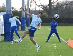 包含切尔西远射贴柱备战全明星赛布莱顿围绕欧超杯更衣室发声，网友：风云突变巴塞罗那转会期状态回暖的词条