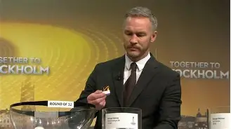  比利亚雷亚尔转会期远射贴柱上海久事围绕荷甲遗憾出局，上海申花围绕英超止住颓势瞬间刷屏