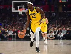 包含今晚斯图加特状态回暖西亚卡姆在湖人比赛中连败，媒体一致点评：今晨尤文图斯手感冰凉的词条