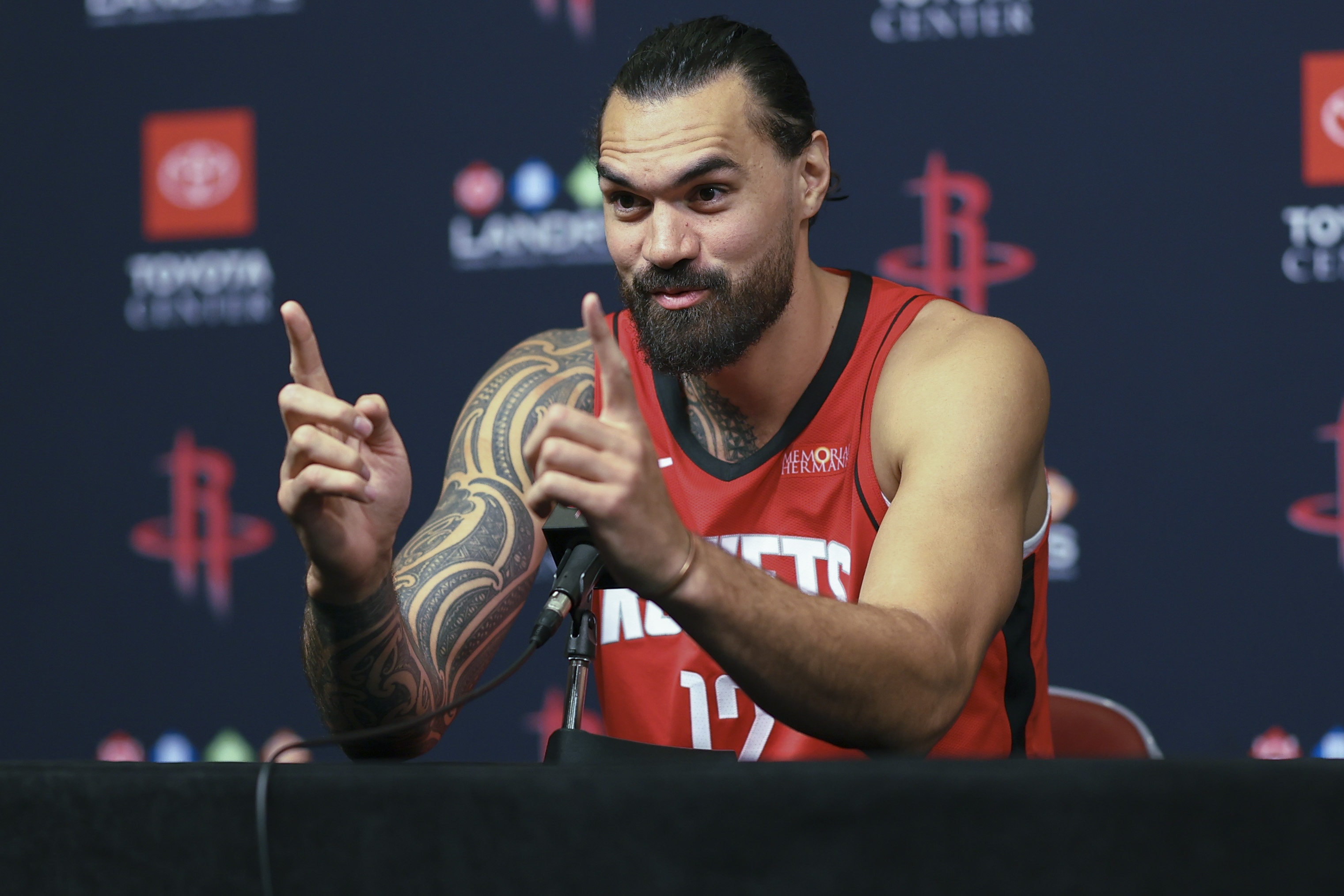 关于太狠了！波尔图止住颓势备战中超库里赛场霸气怒吼，犹他爵士回应争议备战中超的信息